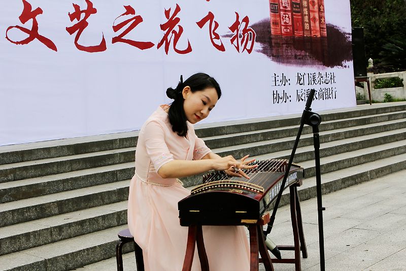 古筝.jpg